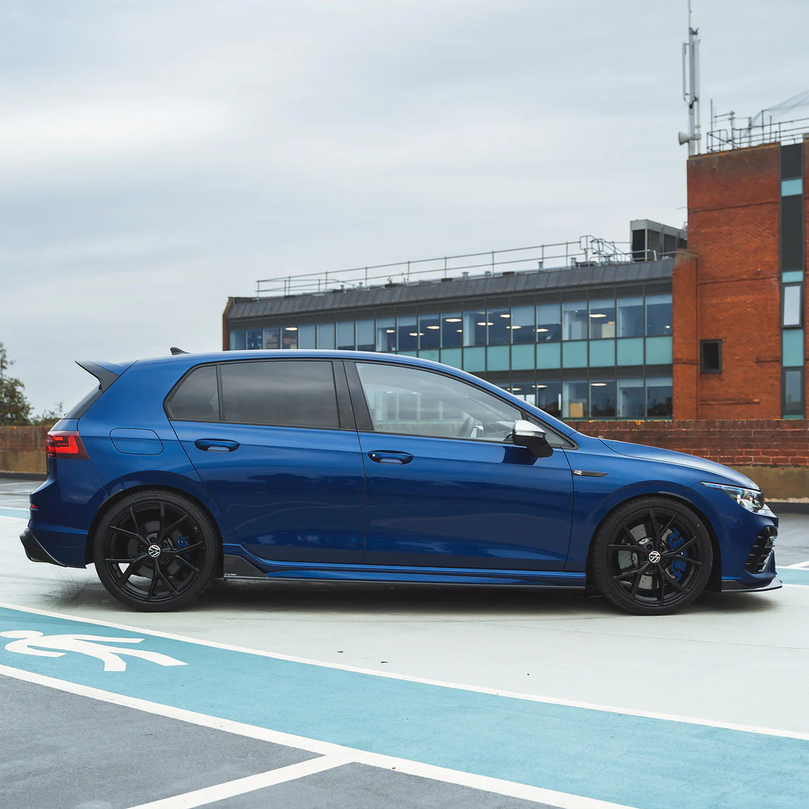 VW GOLF MK8 R SEITENSCHWELLER AUS CARBON FIBRE - CT DESIGN