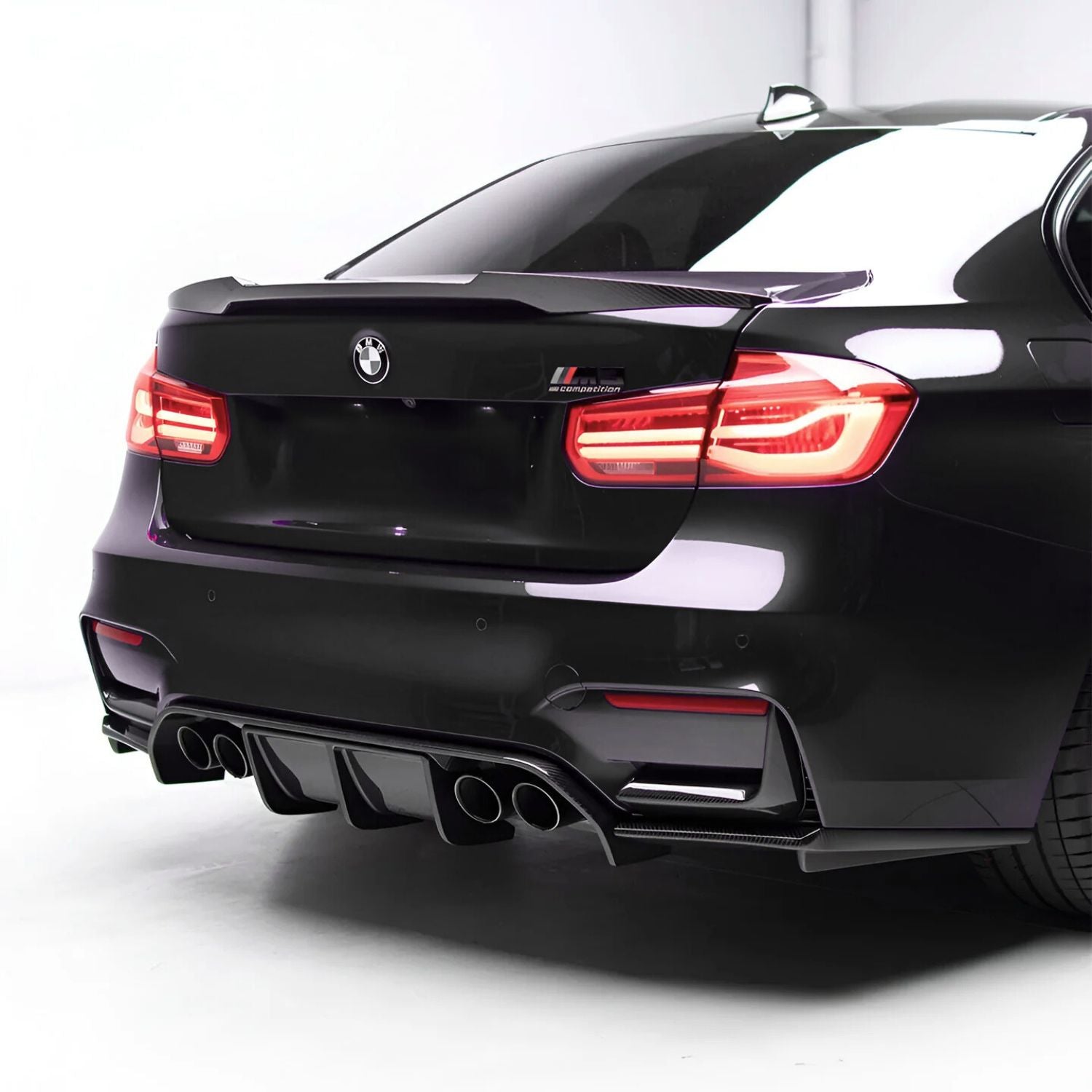 BMW M3 F80 / M4 F82 F83 3 Stück Prepreg-carbon Gt Style Diffusor von OPTIC (2014-2019)